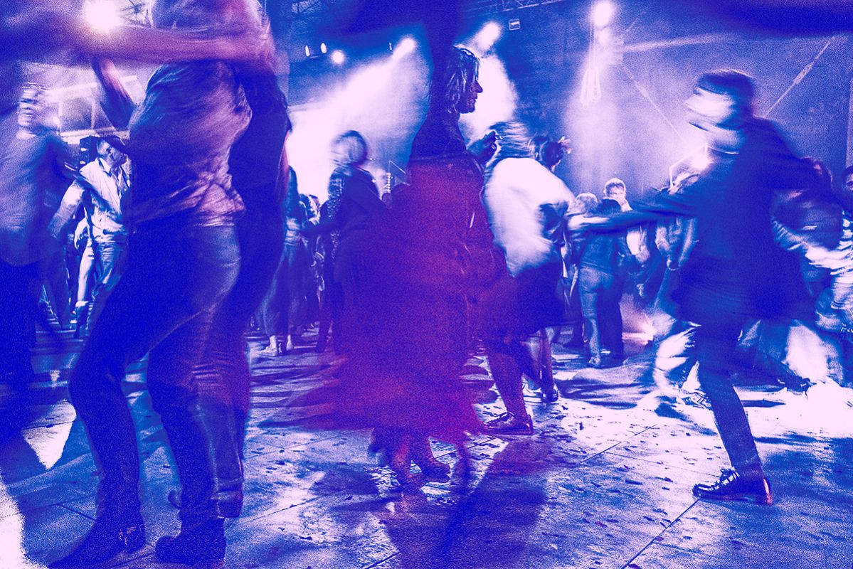 MOBIL DANCING